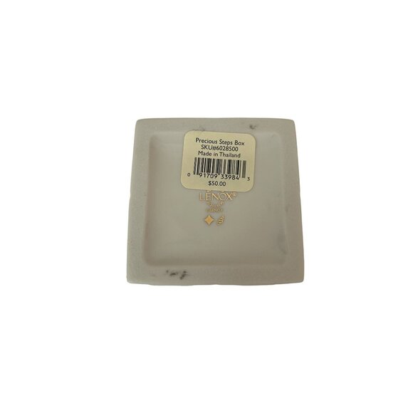 Lenox Baby Shoe Trinket Box Ivory Porcelain Gold Accents 4"x2" Sentimental Keeps - Picture 4 of 4